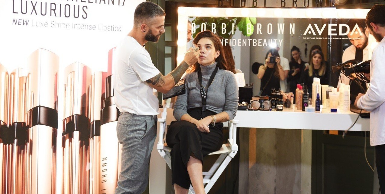 Ο makeup artist Σωτήρης Λάμπρου μας μαθαίνει πώς να αποκτήσουμε αυτοπεποίθηση μέσω του μακιγιάζ 