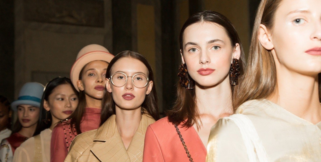 Ο expert guide ενός καταξιωμένου δερματολόγου για να αποκτήσετε αλαβάστρινη επιδερμίδα 