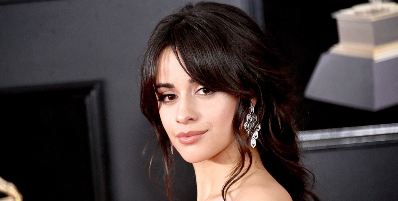 Τα πιο hot tips για να αποκτήσετε απίστευτα λαμπερά μαλλιά