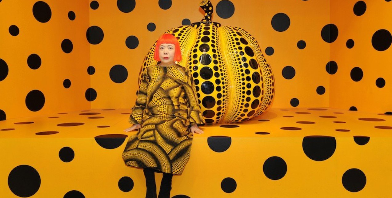 Γνωρίστε την καλλιτέχνη Yayoi Kusama που δημιουργεί τα πιο ινσταγκραμικά δωμάτια 