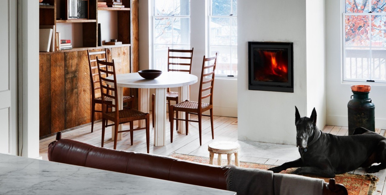 Δείτε τη μετατροπή ενός εργοστασίου του 19ου αιώνα σε ένα σύγχρονο εξοχικό σπίτι 