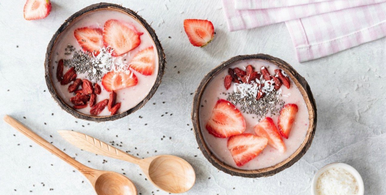 Τα 9+1 πιο υγιεινά snacks που θα σας κρατήσουν χορτάτες στο γραφείο 