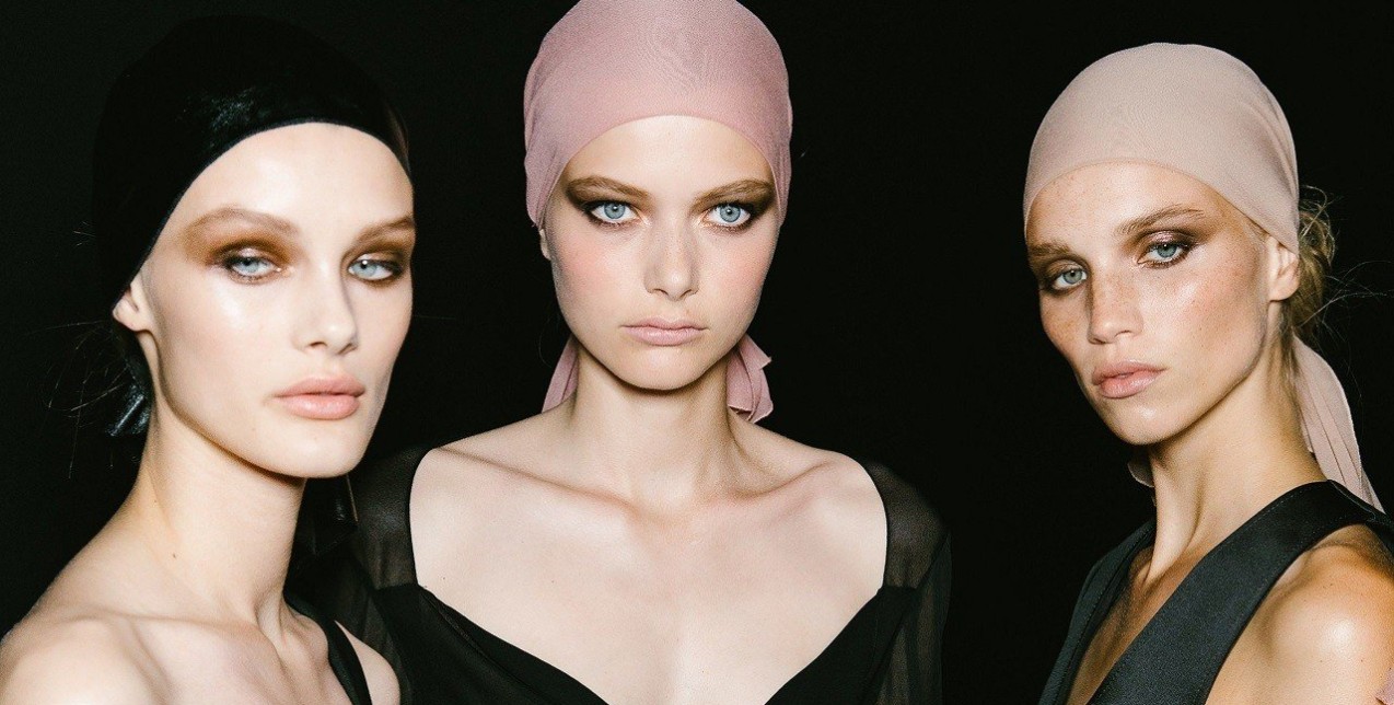 Skincare comes first: Έτσι θα επανορθώσετε το δέρμα σας μετά την party season 