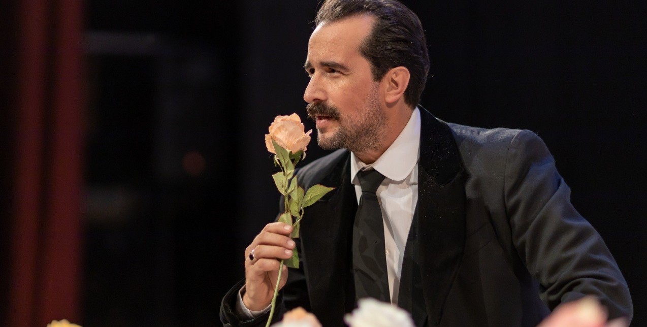 6+1 θεατρικές παραστάσεις που δεν πρέπει να χάσετε στη Θεσσαλονίκη μέσα στις γιορτές 