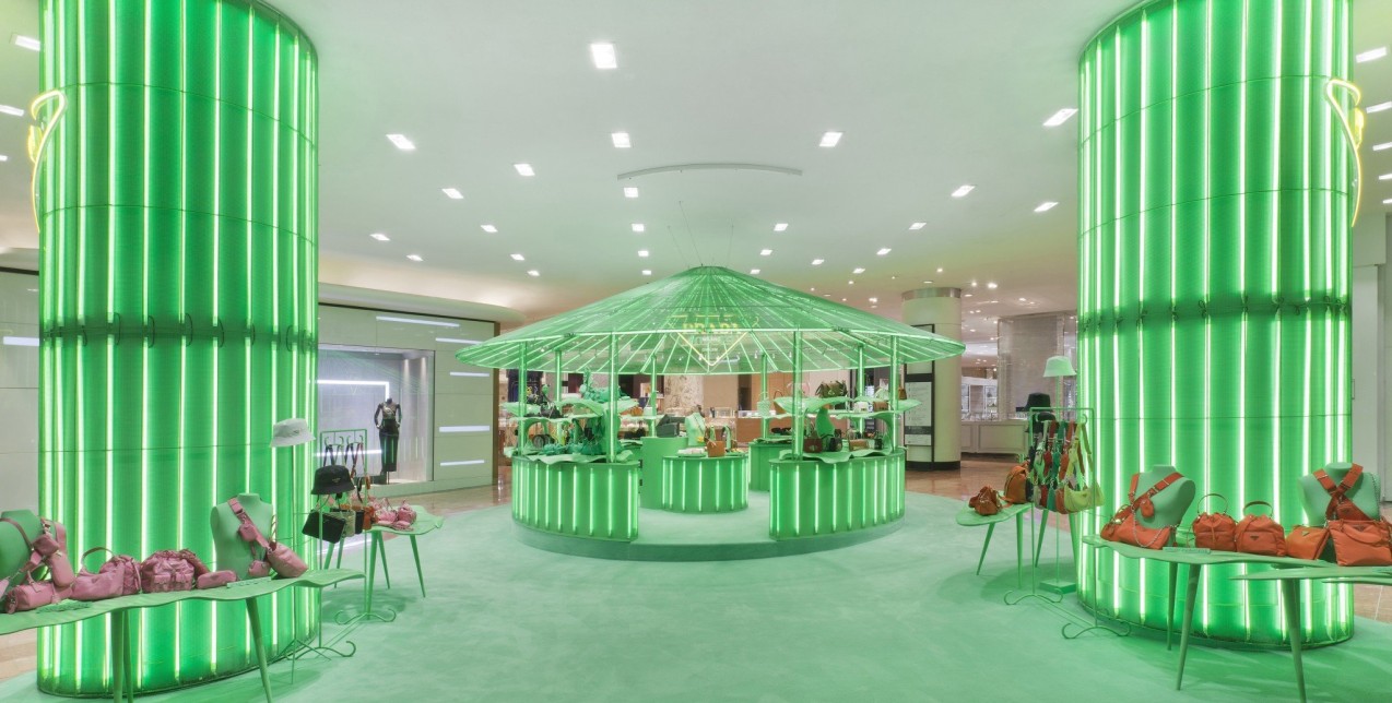 Ανακαλύψτε το νέο pop up κατάστημα του οίκου Prada στο Παρίσι