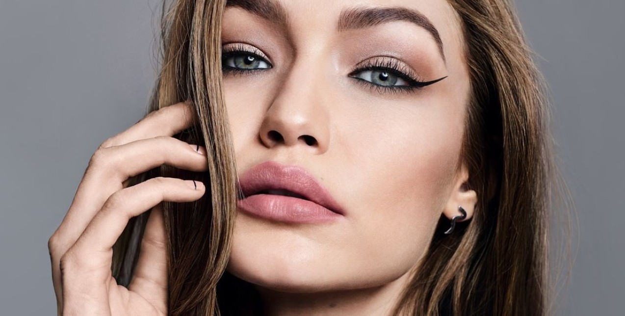 Κεφάλαιο Eyeliner: Εφαρμόστε το εύκολα ακολουθώντας τα σωστά βήματα