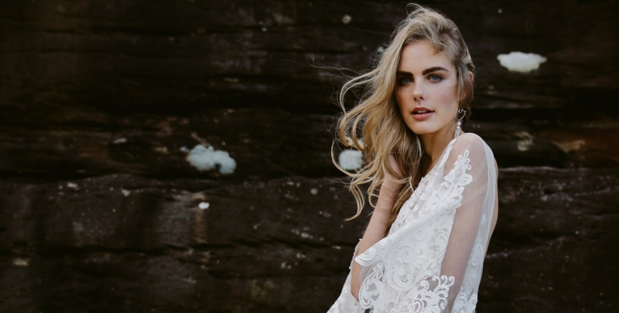 Παντρεύεστε; Αυτό είναι το απόλυτο χρονοδιάγραμμα φροντίδας της επιδερμίδας για να είστε όμορφες και λαμπερές την ημέρα του γάμου σας 