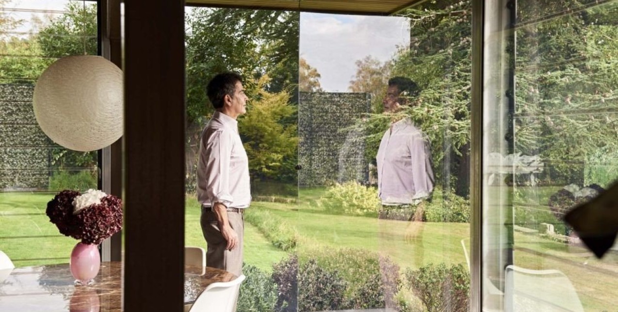 Μια μοντερνιστική κατοικία στην Αγγλία έχει βρει την απόλυτη ισορροπία με τη σύγχρονη διαβίωση