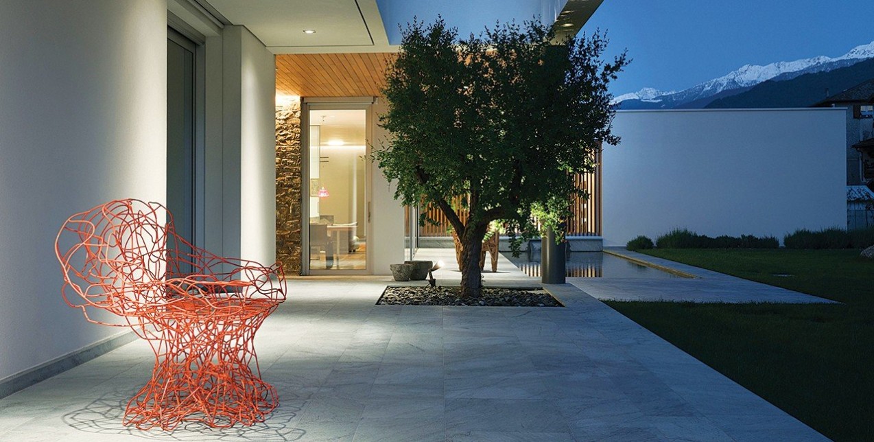 Minimalistic Dream: Σε μια ειδυλλιακή τοποθεσία στην Ιταλία, η Villa Geef παραδίδει μαθήματα αισθητικής και αφαιρετικής διάθεσης 