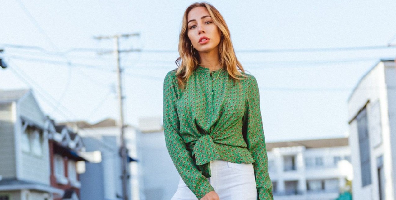 Tα 5 διαχρονικά κομμάτια που θα φέρουν φρέσκο αέρα στα looks σας και θα κρατήσετε μια ζωή 