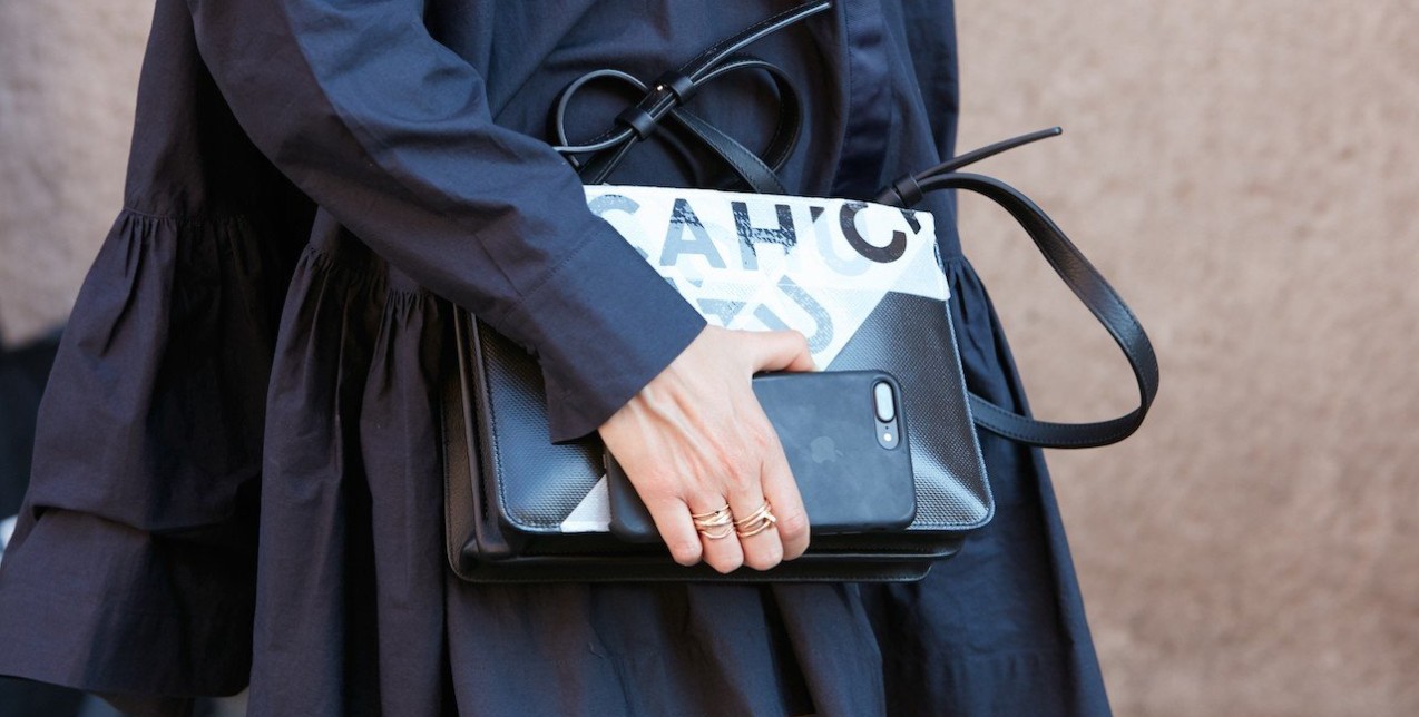 Έτσι θα καθαρίσετε αποτελεσματικά το laptop και το κινητό σας ώστε να προστατευτείτε από τα μικρόβια