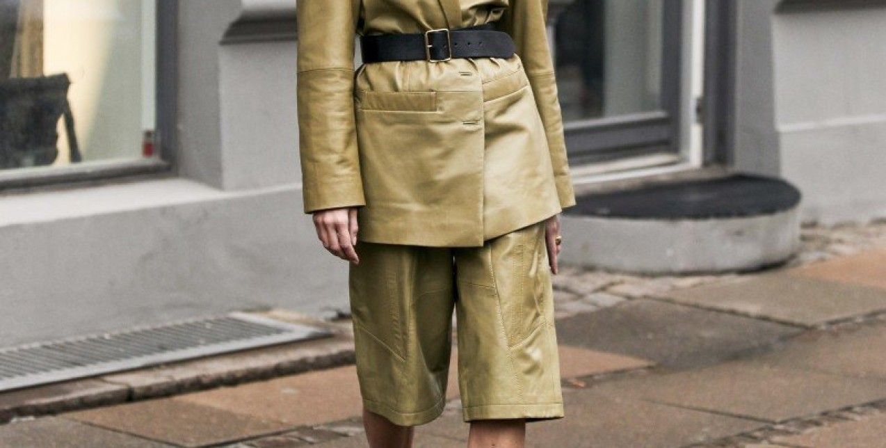 Βermuda shorts: Όλοι οι τρόποι για να εντυπωσιάσετε φορώντας το πιο hot trend της σεζόν 