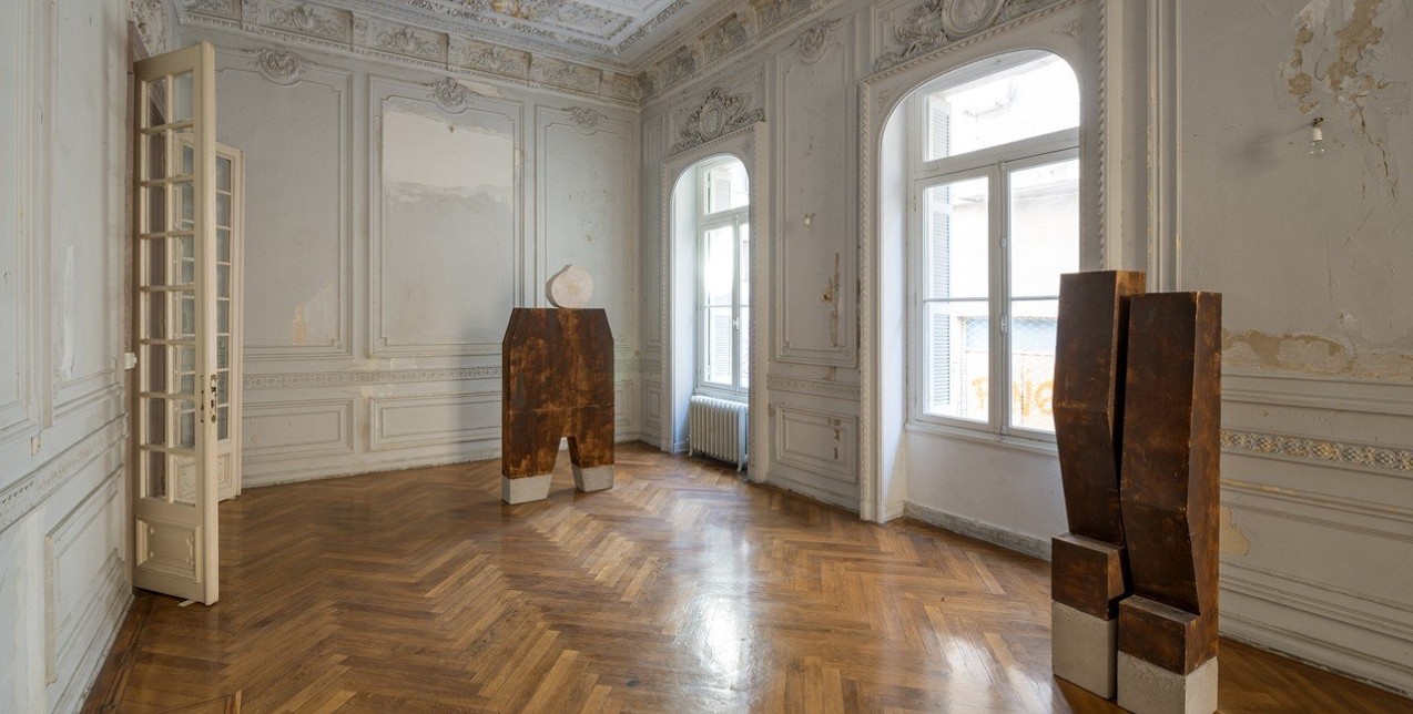 Ο Κωστής Βελώνης επανασυστήνει ένα ιστορικό κτίριο της Αθήνας