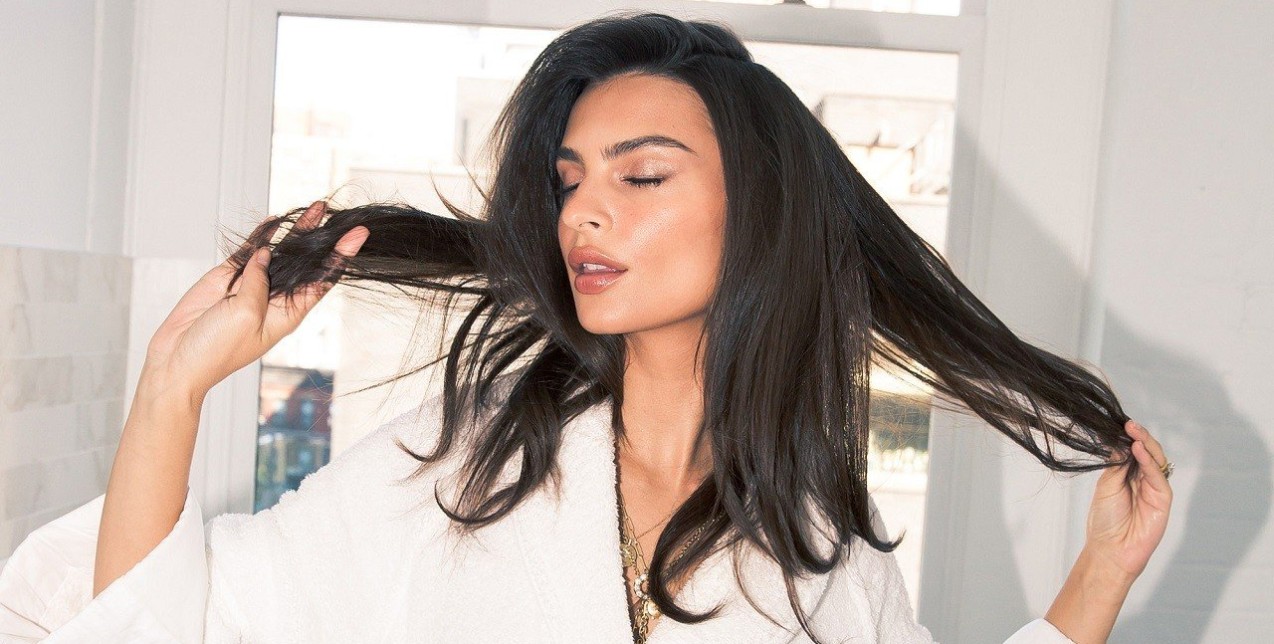 Straight Hair Lesson: Έτσι θα ισιώσετε τα μαλλιά σας στο σπίτι χωρίς να τα ταλαιπωρήσετε 