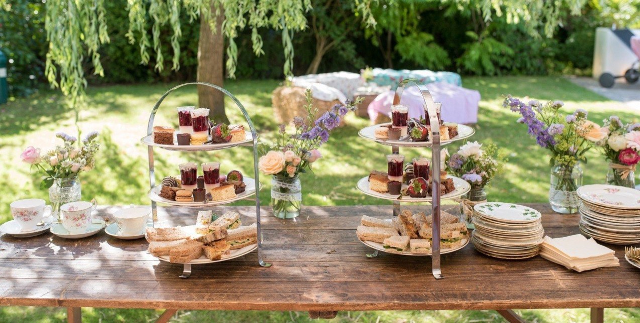 4 απολαυστικές συνταγές για finger food που είναι ιδανικές για το επόμενο garden party σας