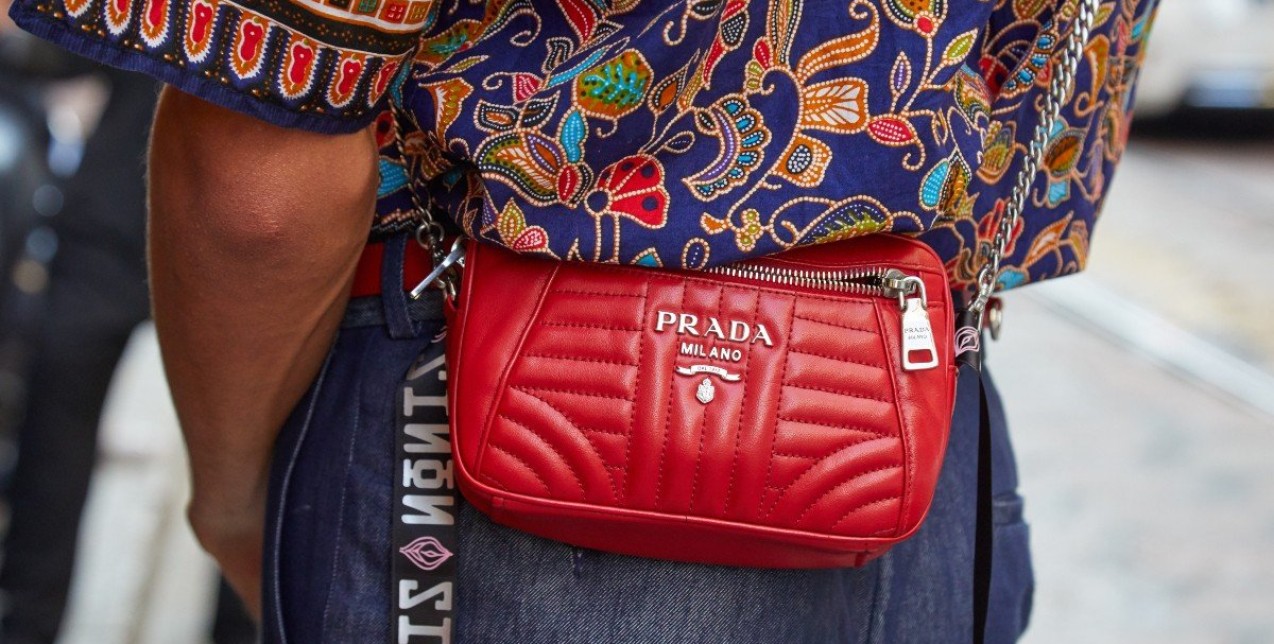 Top 5: Αυτές οι τσάντες δεν πρέπει να λείπουν από τη φετινή σας καλοκαιρινή γκαρνταρόμπα 