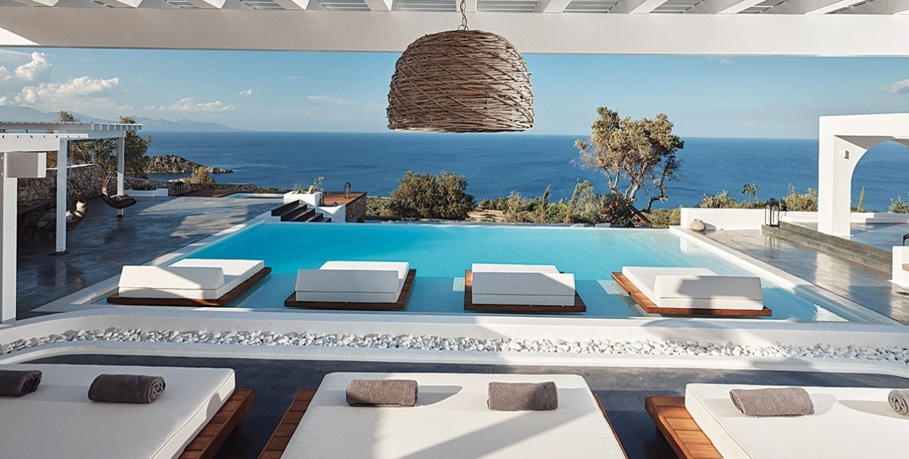 Summer Love: Μια εξαιρετικής αισθητικής βίλα στη Ζάκυνθο αναδεικνύει την bohemian luxury 