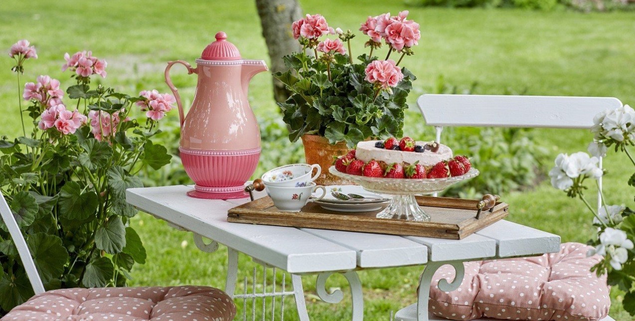 Geranium Power: Ανανεώστε τους εξωτερικούς χώρους σας με τον «βασιλιά» των καλοκαιρινών λουλουδιών 