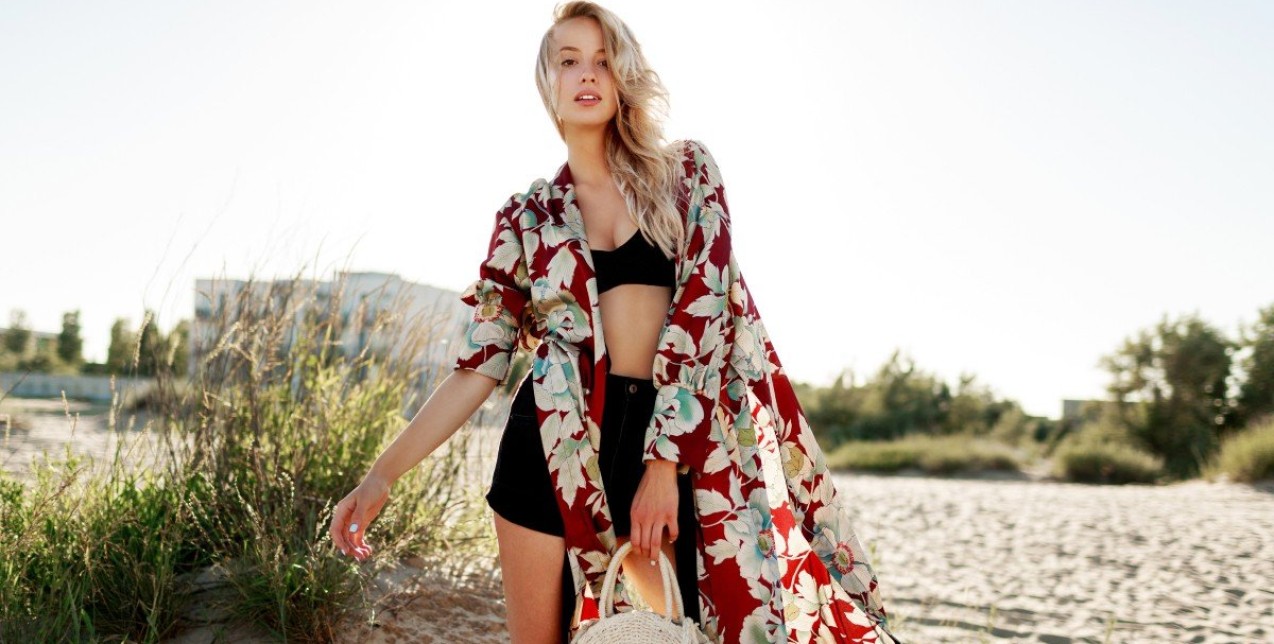 Beach is Calling: Αυτά είναι τα καφτάνια που χρειάζεστε φέτος το καλοκαίρι 