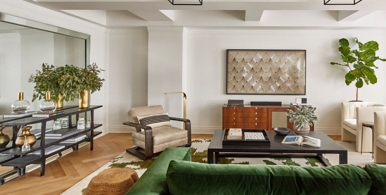 Ένα κομψό διαμέρισμα στο Central Park που μεταφέρει το «πράσινο» της φύσης στο εσωτερικό του