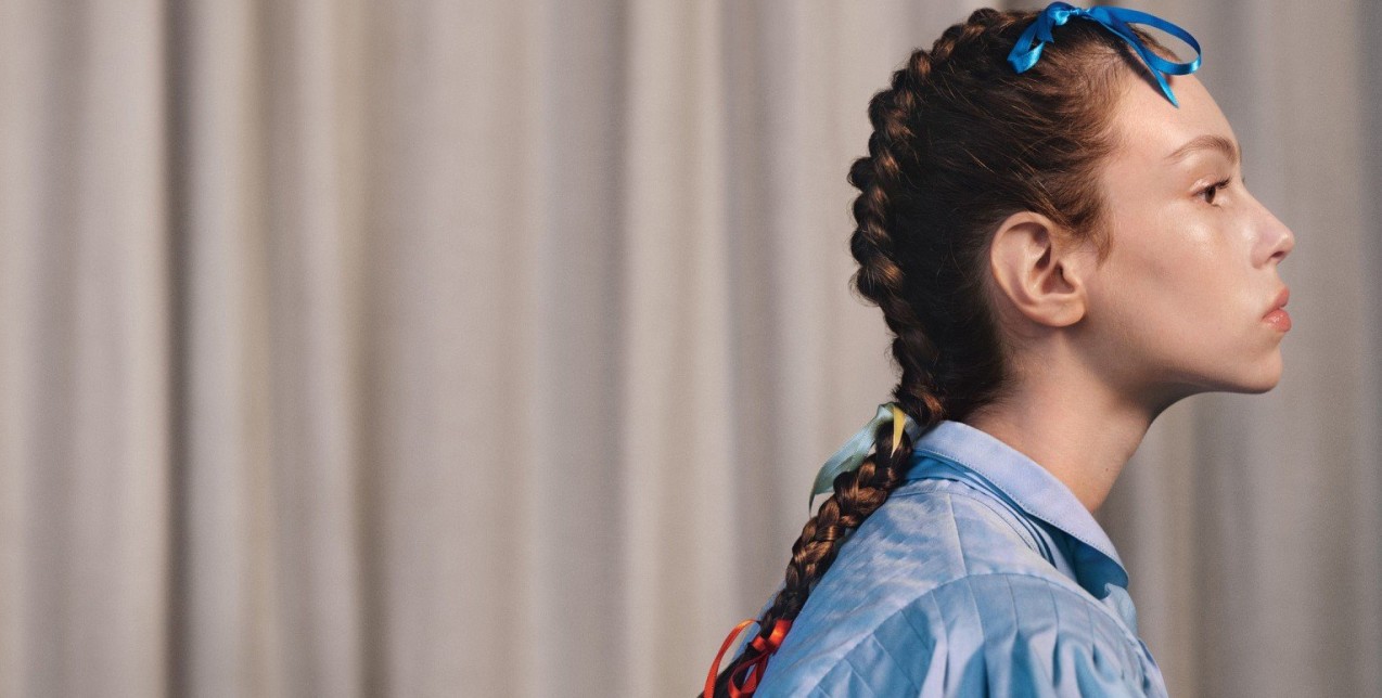 Βρήκαμε τα εντυπωσιακά χτενίσματα που μπορείτε να δημιουργήσετε μέσα σε μόλις 5 λεπτά