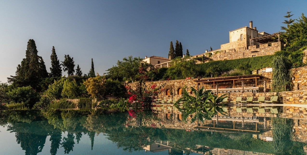 Ζήστε το απόλυτο καλοκαιρινό όνειρο με φόντο ένα κινηματογραφικό τοπίο σε ένα εναλλακτικό «﻿καταφύγιο» στη Μονεμβασιά