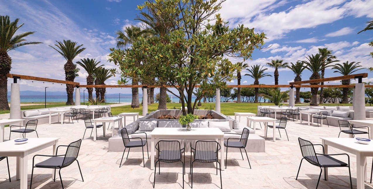 Αποδράστε σε ένα ονειρικό θέρετρο που μαγεύει με τη διαχρονική αίσθηση και την υψηλή πολυτέλεια του