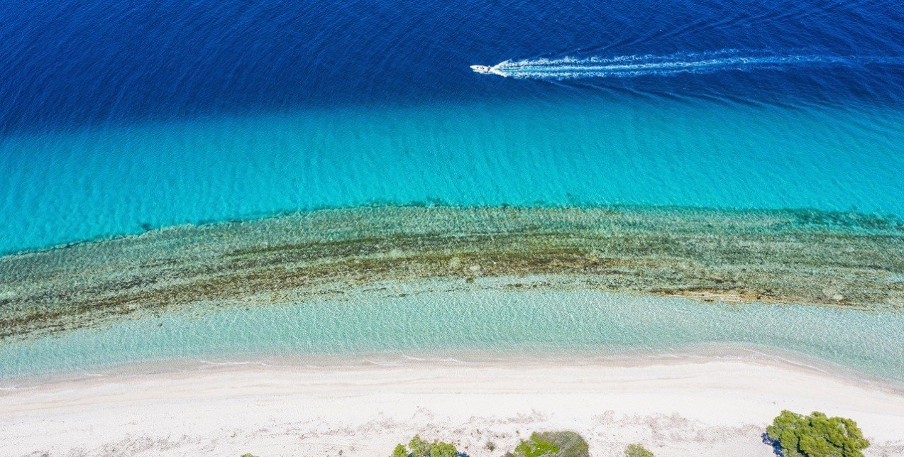 Greece Unplugged: Γνωρίστε τους κρυμμένους «θησαυρούς» αγαπημένων μας καλοκαιρινών προορισμών μέσα από τα μυστικά που αποκαλύπτουν 3 top summer insiders 