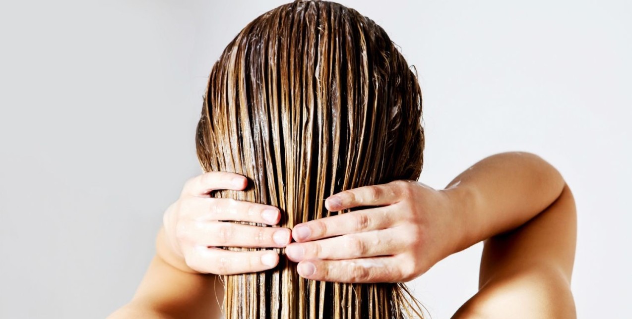 14 θαυματουργές hair masks που δεν πρέπει να λείπουν από το μπάνιο σας