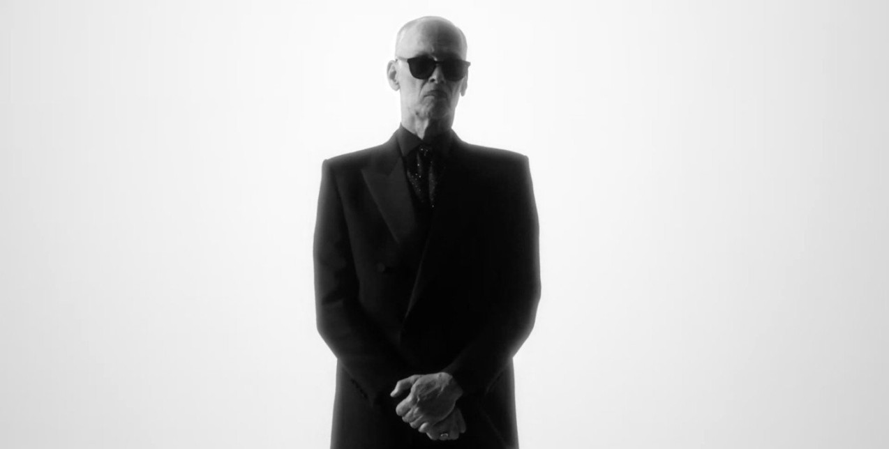 Ο εκκεντρικός σκηνοθέτης John Waters είναι το νέο πρόσωπο του οίκου Saint Laurent για τη menswear collection Fall/Winter 2020 