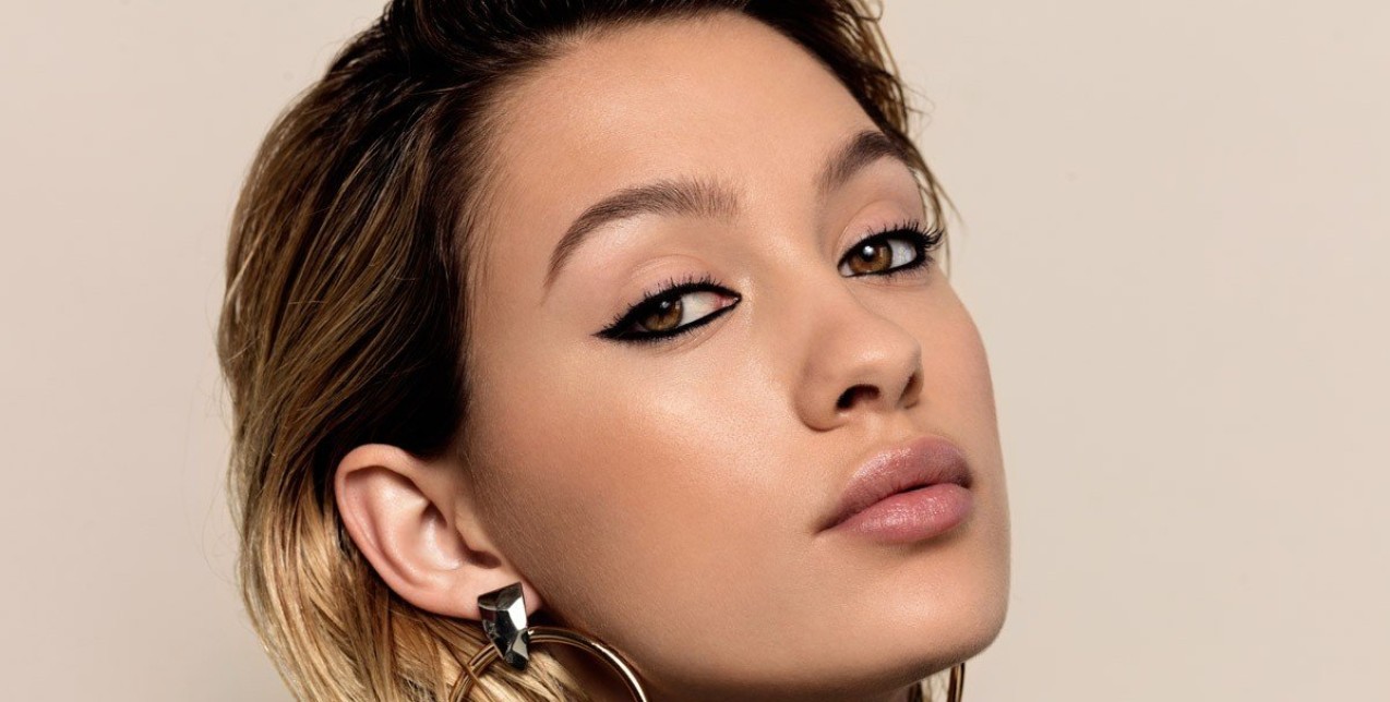 Τα 14 μαύρα eyeliners που θα σας χαρίσουν γατίσιο βλέμμα με μία μόνο κίνηση
