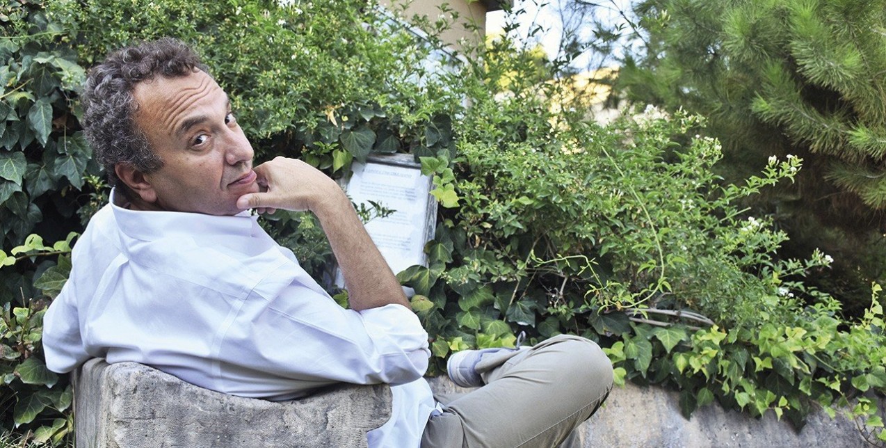 King of Words: Ο συγγραφέας Χρήστος Χωμενίδης μιλάει για το νέο του βιβλίο «Ο Βασιλιάς της» & αποκαλύπτει τι συμβουλές θα έδινε στην κόρη του