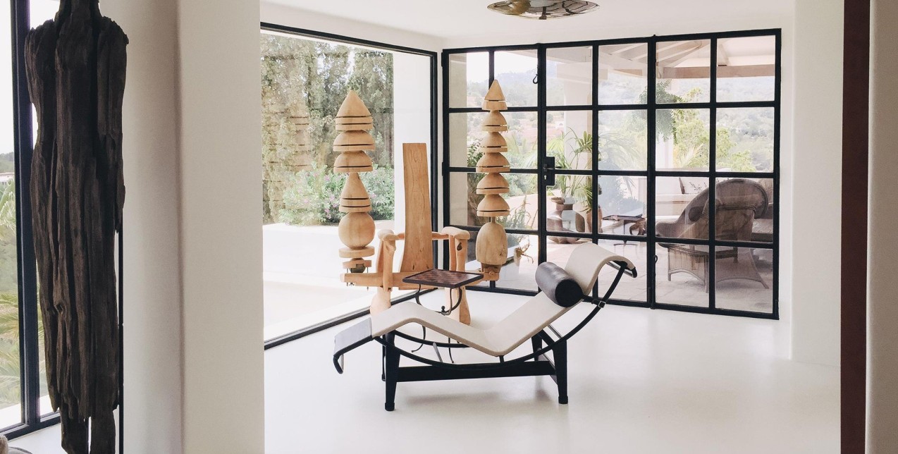 Το Es Cubells στην Ίμπιζα είναι μια αιθέρια κατοικία με boho διακόσμηση 