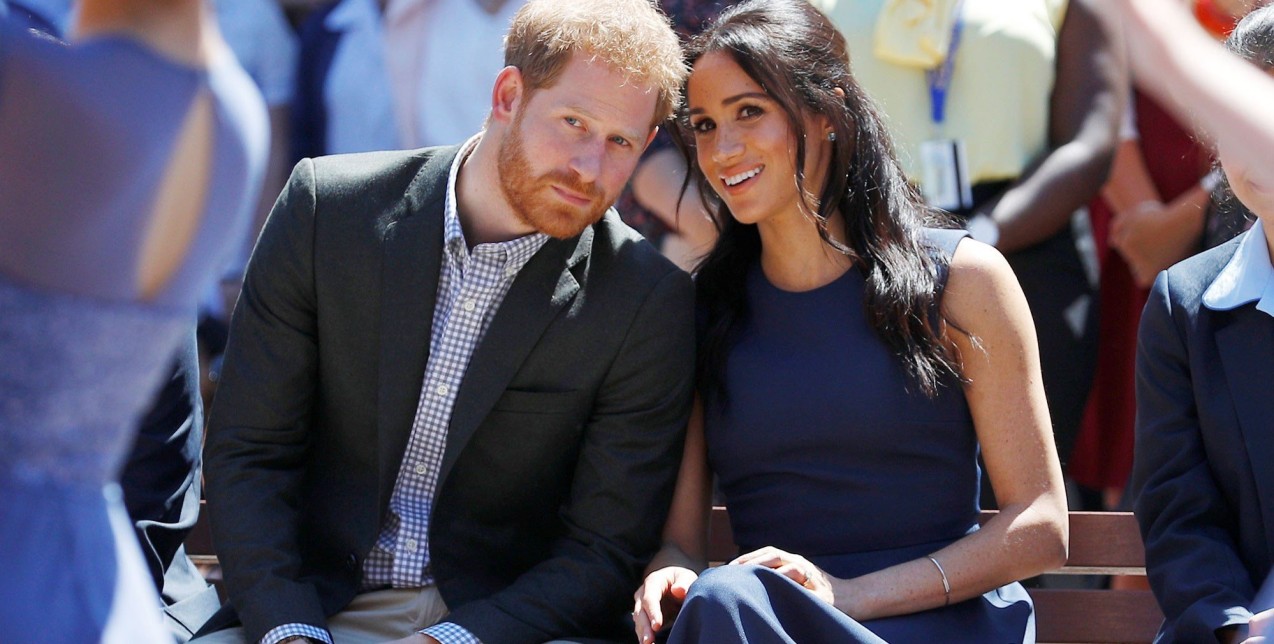 Meghan Markle & Πρίγκιπας Harry: Kυκλοφόρησε επιτέλους το βιβλίο που αποκαλύπτει λεπτομέρειες για την αποχώρησή τους από το Παλάτι 