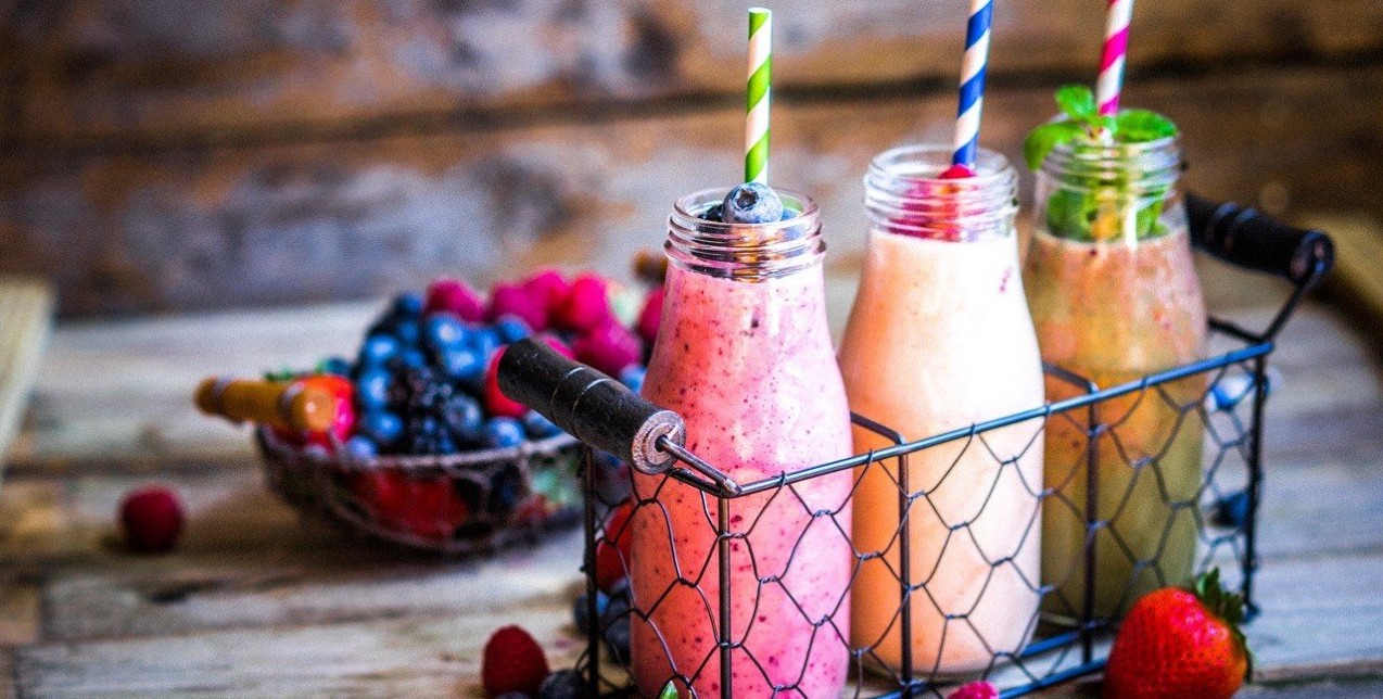 Κάντε τον μεταβολισμό σας να πάρει «φωτιά» με αυτά τα δροσιστικά & εύκολα smoothies 