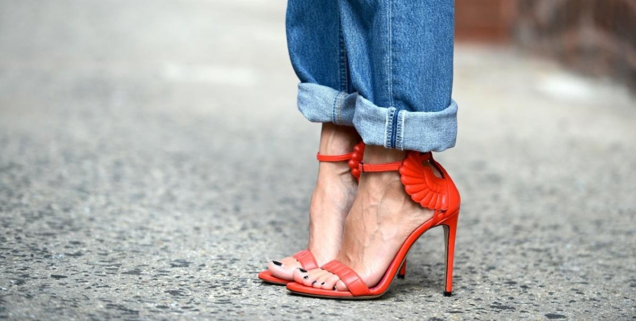 Pedicure o'clock: 7 προτάσεις που συνδυάζονται τέλεια με τα πέδιλά σας  