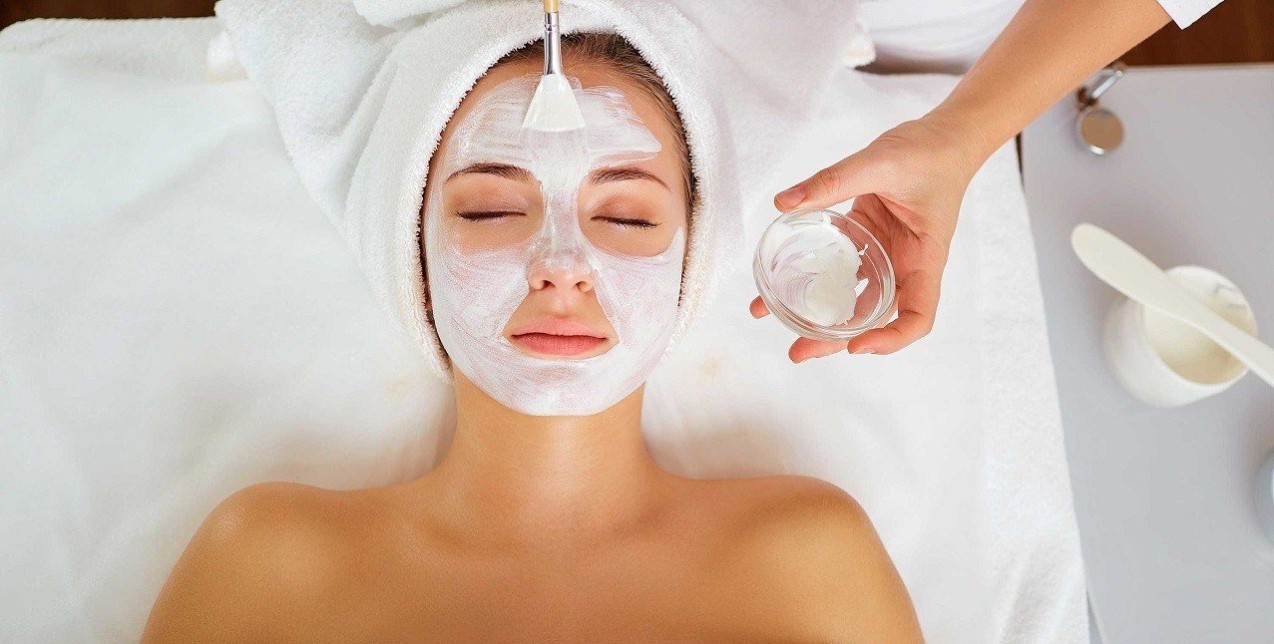 Οι μάσκες προσώπου που πρέπει να μπουν στο νεσεσέρ σας από σήμερα κιόλας