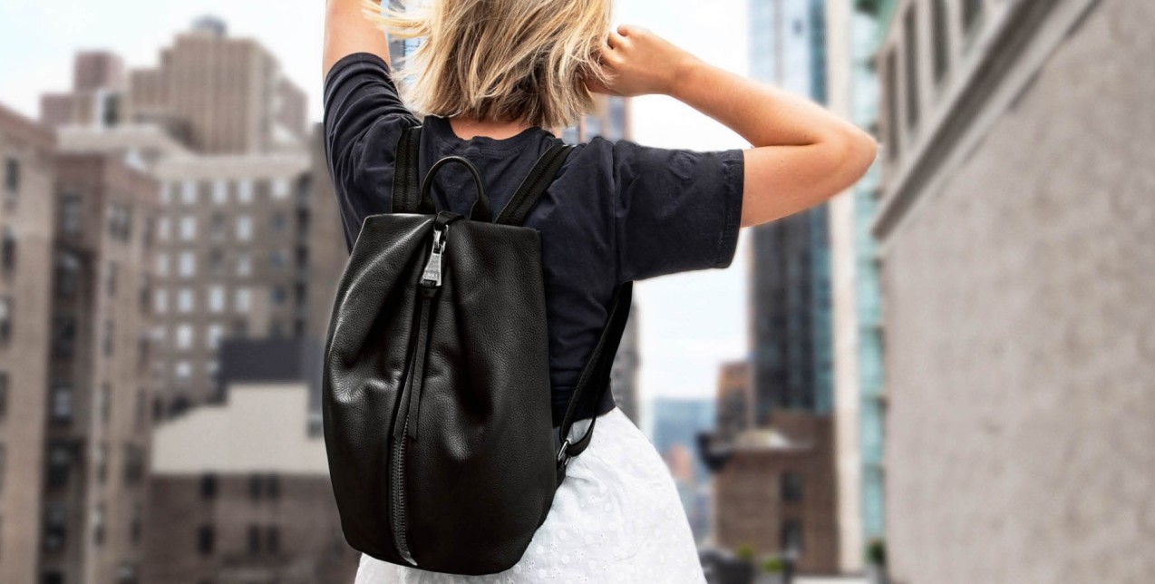 Βρήκαμε τα 15 backpacks που θα χαρίσουν άνεση και στιλ στα street style looks σας
