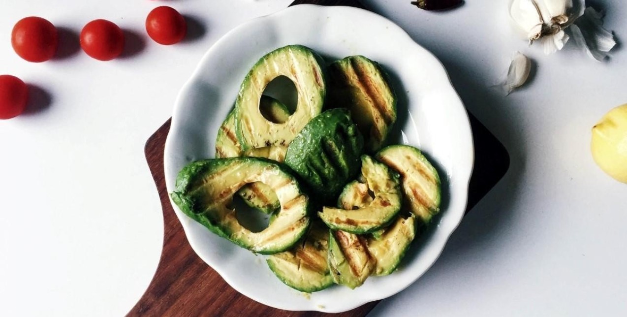 Γιατί όλοι έχουν πάθει εμμονή με το avocado; 