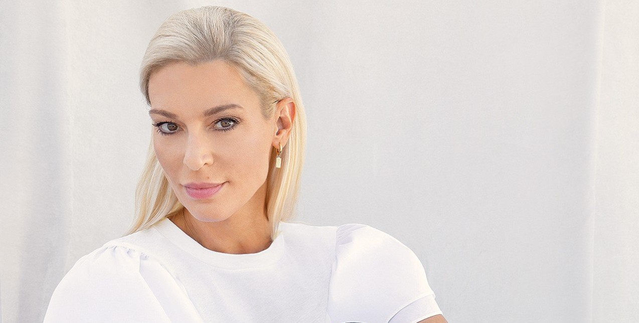 Natural Charm: Η Ζέτα Δούκα έχει καταφέρει να συμφιλιώσει το σώμα με τον πνεύμα της και να ζει μια ζωή με αρμονία