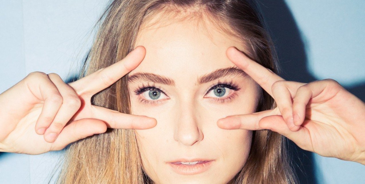 Αναδείξτε τέλεια το χρώμα των ματιών σας όταν φοράτε μάσκα