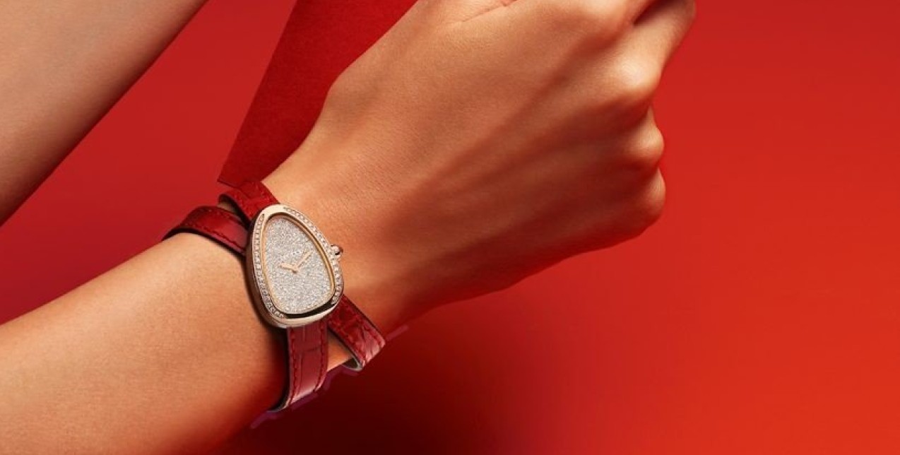 Tα κόκκινα ρολόγια είναι η Νο1 τάση της φετινής σεζόν που θα λατρέψετε & δε θα σταματήσετε να φοράτε 