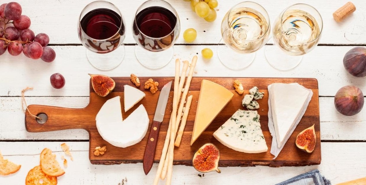 Wine Pairing: Μάθετε ποιες είναι οι τροφές που ταιριάζουν ιδανικά με όλα τα είδη κρασιών 