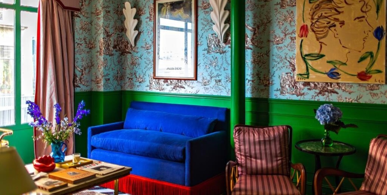Το ολοκαίνουριο ξενοδοχείο "Les Deux Gares" θα μπορούσε να είναι το σπίτι ενός εκκεντρικού bohemian Παριζιάνου συλλέκτη 