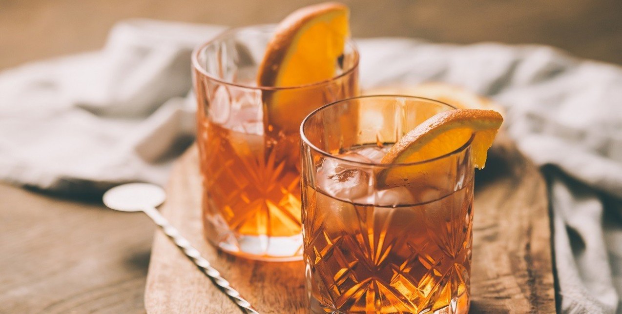 3 πανεύκολα φθινοπωρινά cocktails που θα φτιάχνετε ξανά και ξανά για την παρέα σας