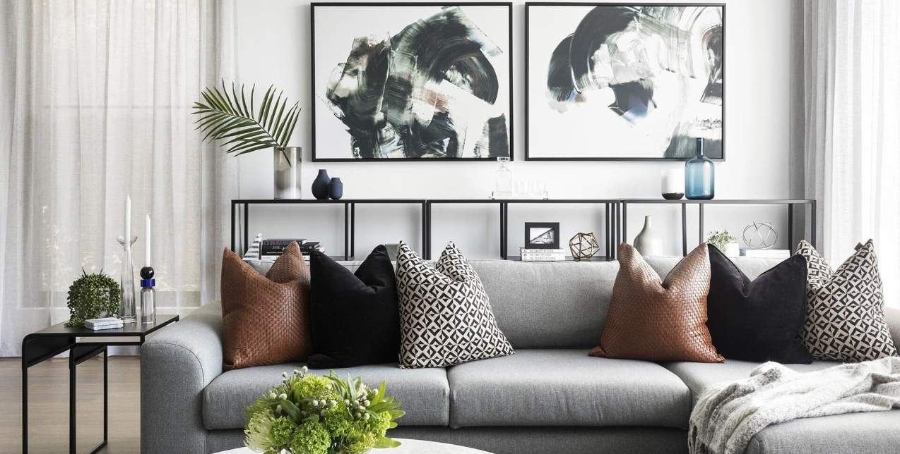 Τα μαξιλάρια που θα καταφέρουν να ανανεώσουν τη διακόσμηση του καθιστικού σας στη στιγμή 