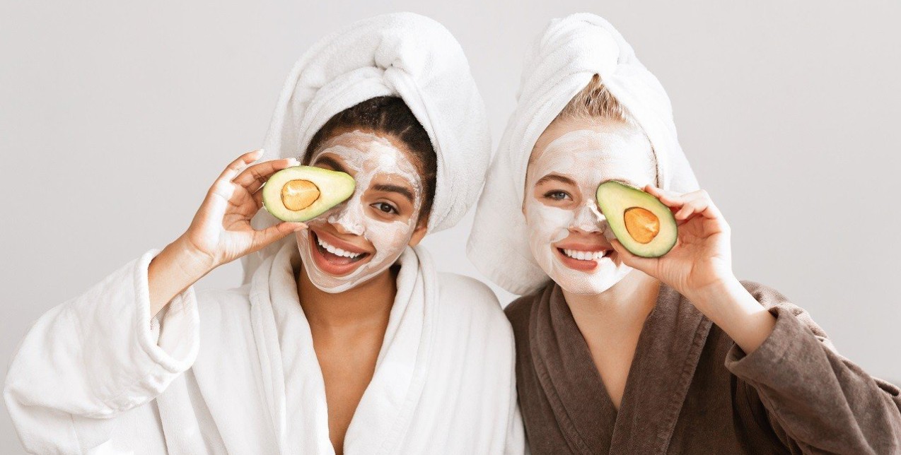 Οι DIY μάσκες προσώπου με αβοκάντο για να δοκιμάσετε από σήμερα