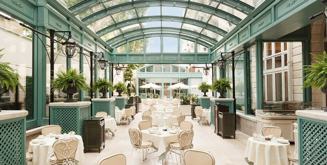 H απίθανη αναβίωση του ιστορικού ξενοδοχείου Ritz Paris 