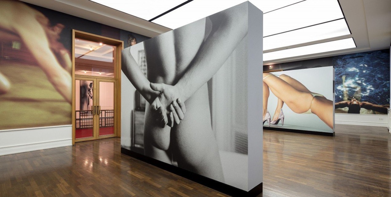 Eρωτισμός και τέχνη από τον Mario Testino στο Helmut Newton Foundation