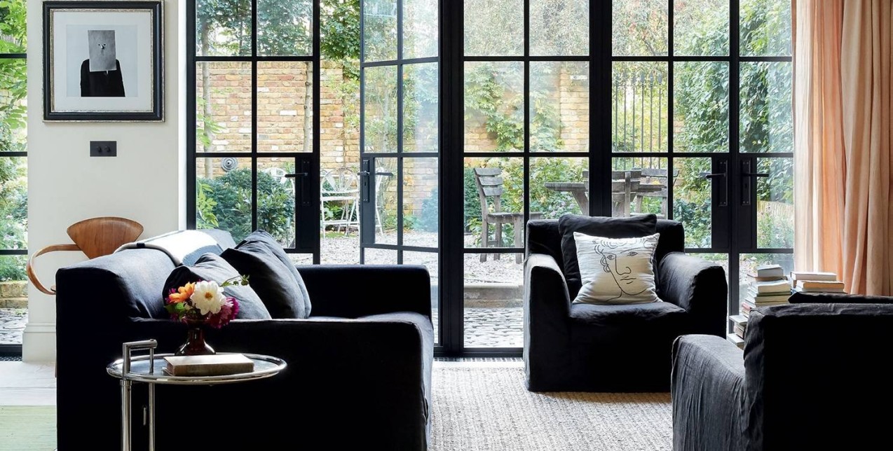 Η τέχνη και η pop κουλτούρα συνδυάζονται μοναδικά σε αυτό το εντυπωσιακά μοντέρνο townhouse